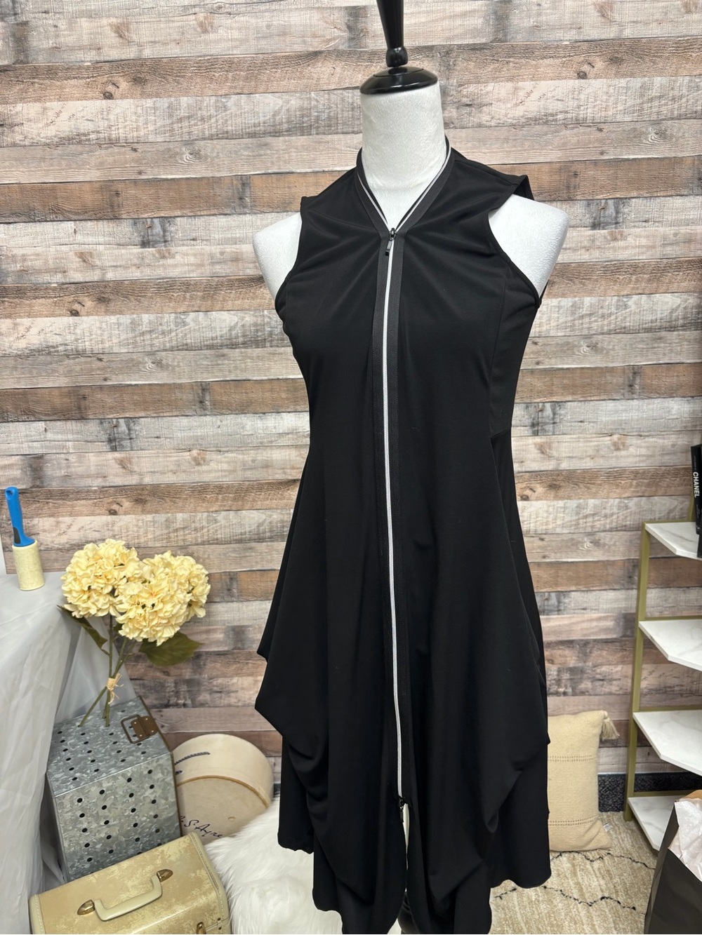 Sammuel Dong Black Zippered Sleeveless Dress M
